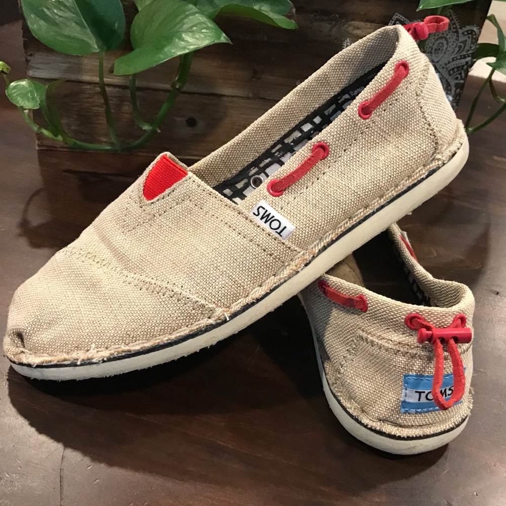Women’s 🌿natural tan Toms size 6 Bimini